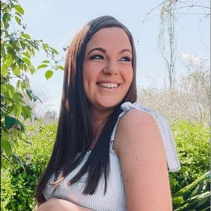 Meet your Posher, Emily